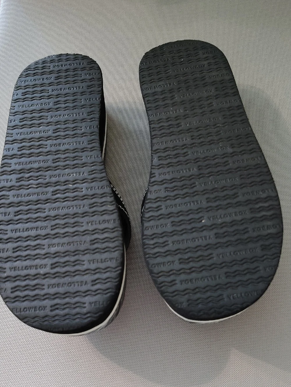 EUC Yellow Box Flip Flops - Picture 5 of 6
